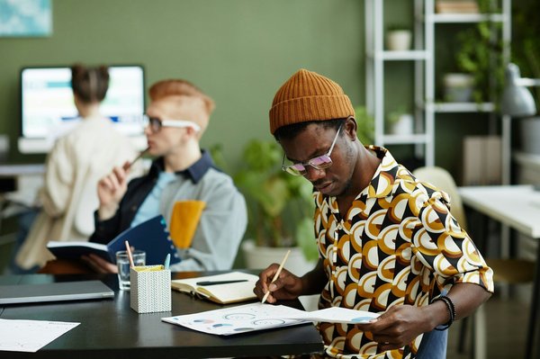 Agence création graphique : vos catalogues, brochures et plus