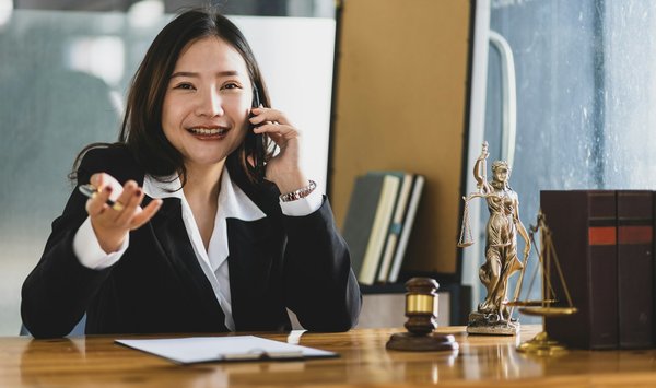 Trouvez le bon avocat avec l'annuaire avocat juriscore